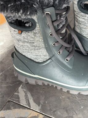 Bogs Women's Gray Lace-Up Waterproof Winter Boots with Faux Fur Collar